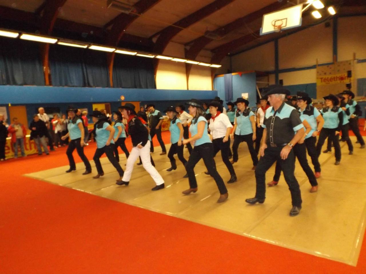 Slappin' Dancers et Country Valley
